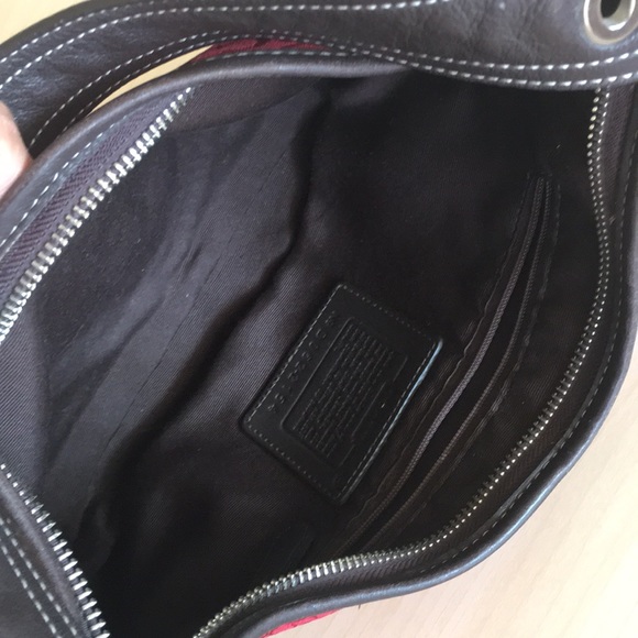 Coach Red Shoulder Bag Signature C’s - Picture 7 of 8